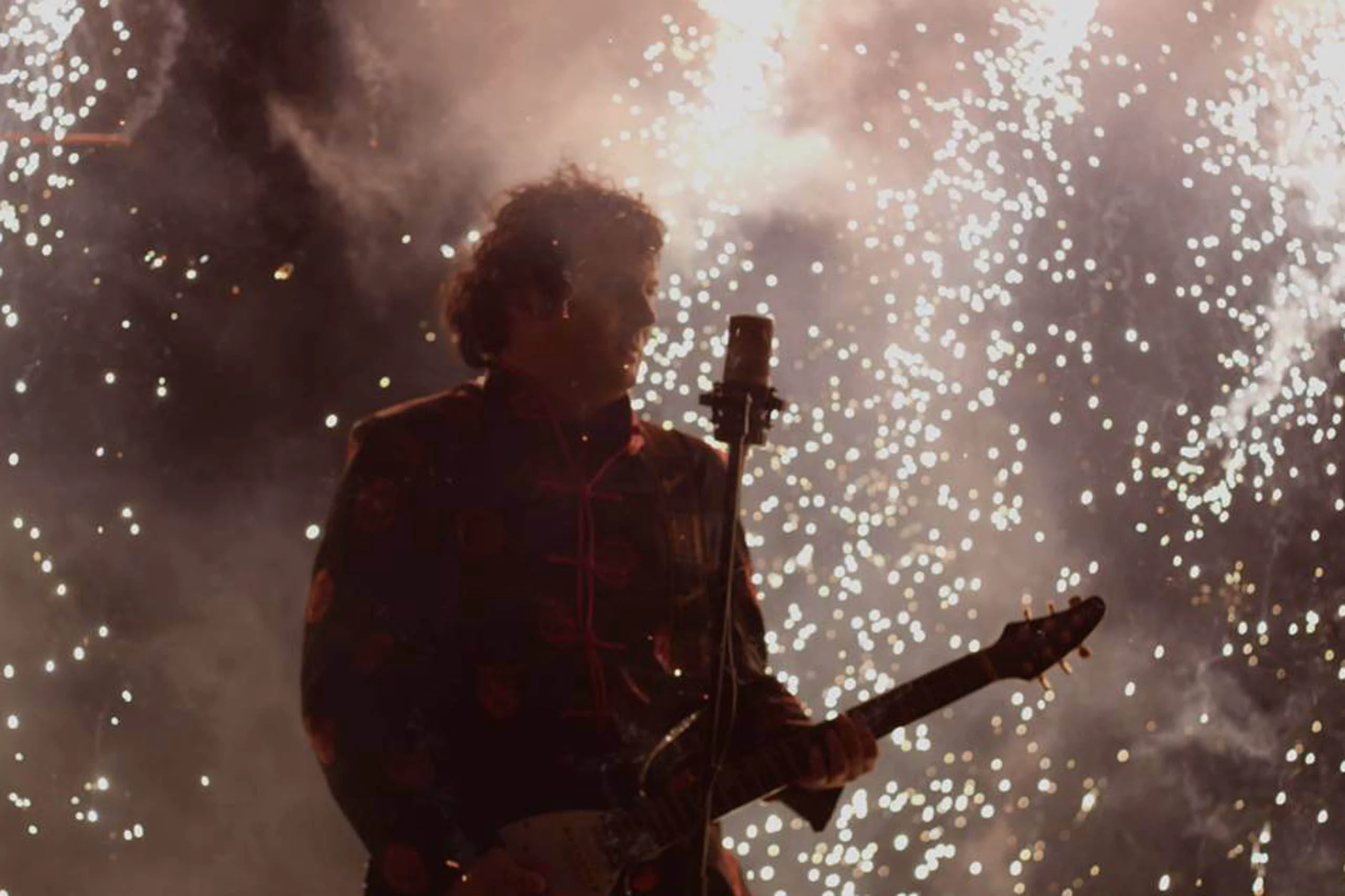 GAS live, guitar and sparks on stage